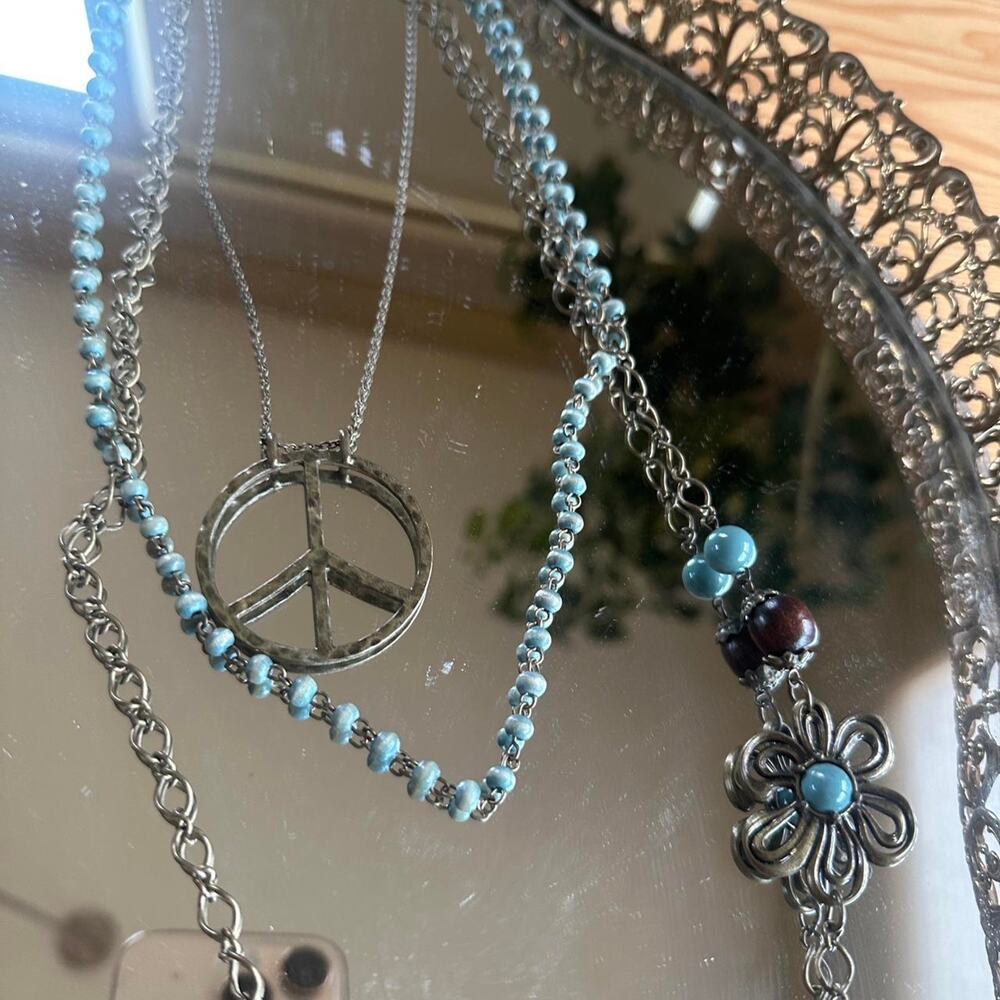 Women’s Layered Necklace Silver Peace Sign Floral Asymmetrical Y2K Early 2000s